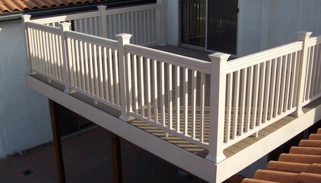 Composite Trex Deck with white handrails and facia