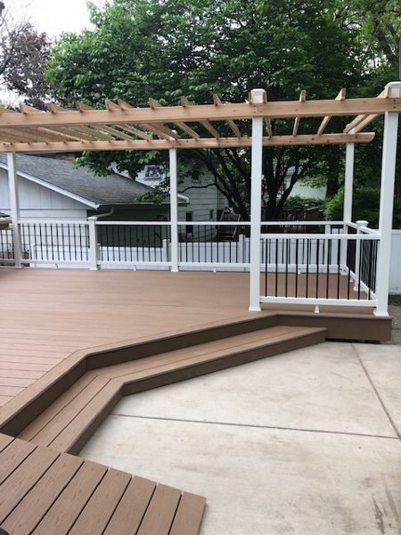 Trex/Enhance/Beach Dune/Composite Decking with Trex Enhance Railing (black and white) and Trex Composite Post Sleeves (White)