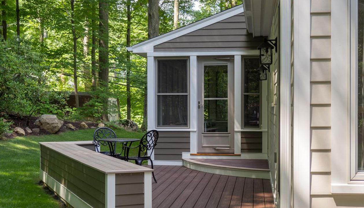 Deck and Screened Porch with Curved Step, Built In Seating, Trex Transcend, Spiced Rum, Ridgefield, CT