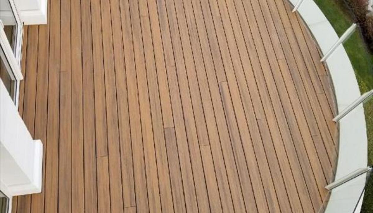 Trex curved composite deck, Lower Mainland BC