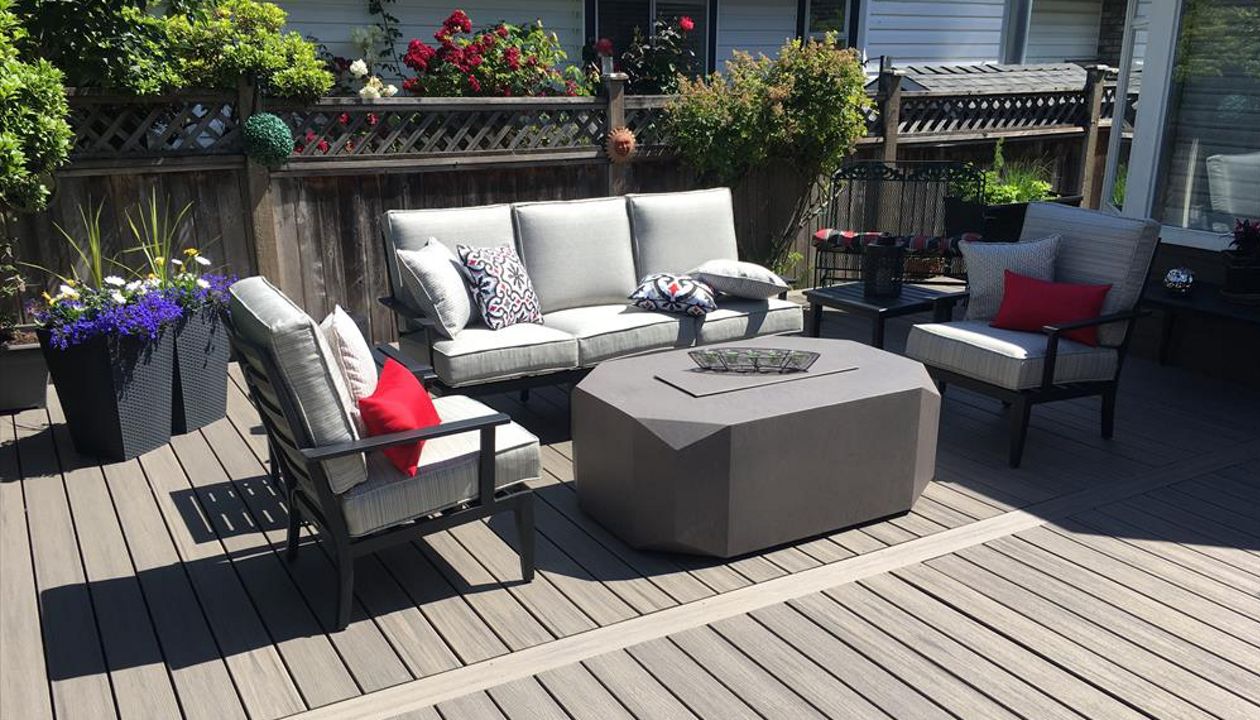 another grey Trex patio