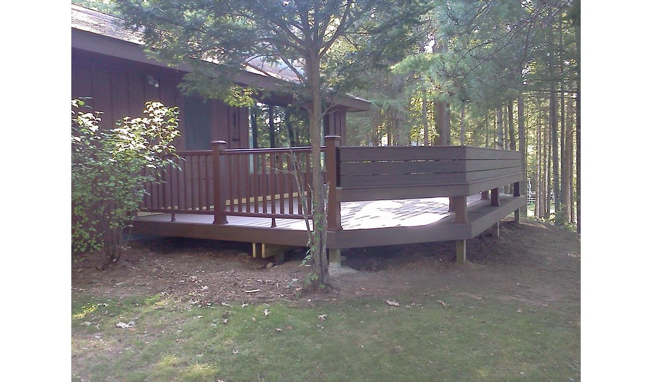 Trex Transcend Spiced Rum decking