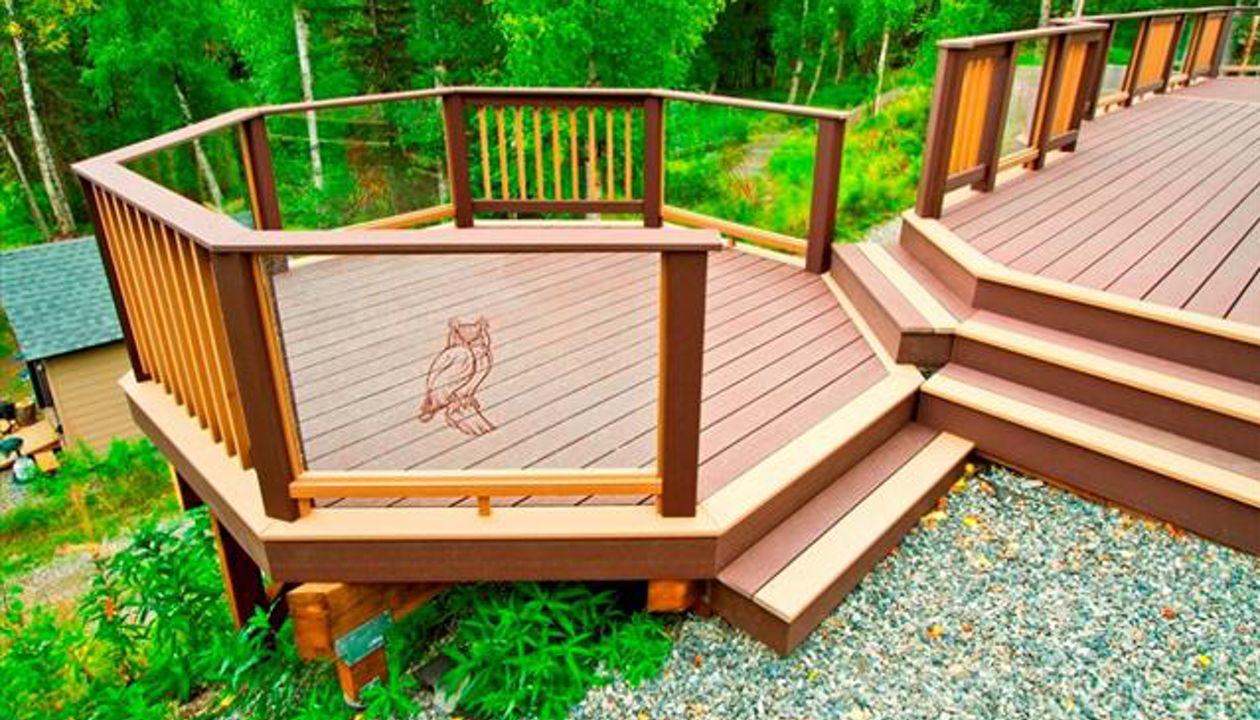 Two-toned Trex and etched glass rails, Treeline Construction