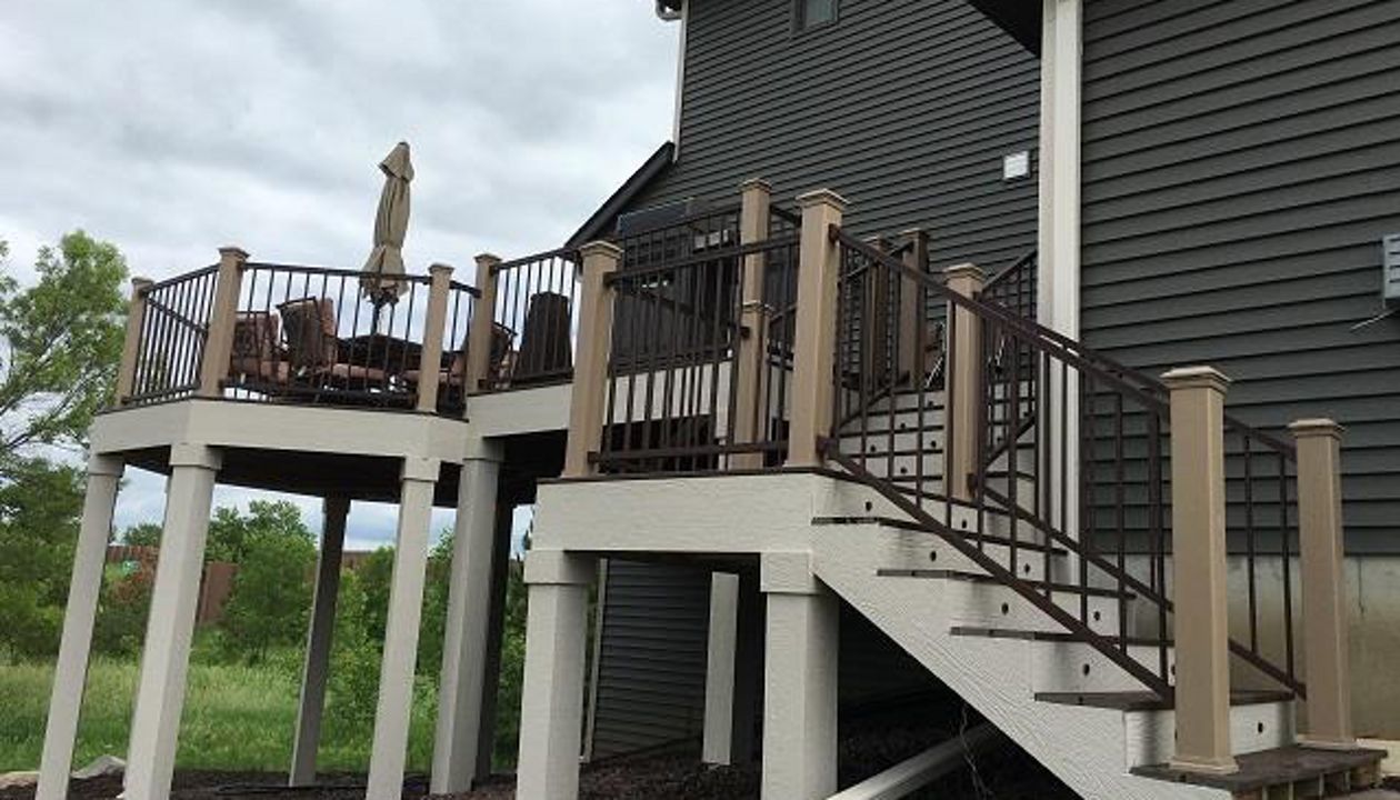 Chanhassen, MN VL border SR field color, bronze rail