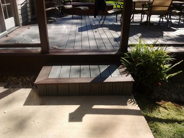 Special border on deck and stairs in Island Lake, IL