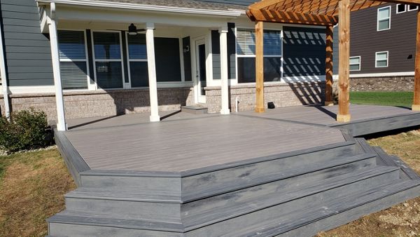 Trex Enhance Rocky Harbor w/ Island Mist border