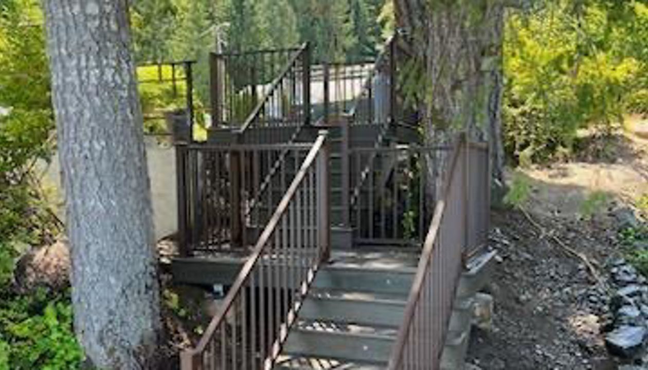 TREX Coastal Bluff with Signature Rail in Belfair by Million’s Custom Landscaping