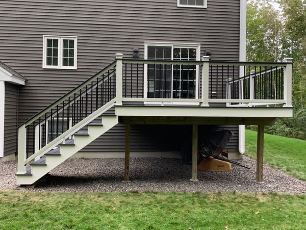 Winchester Grey decking, Select rail w/Winchester gray cocktail rail top.
