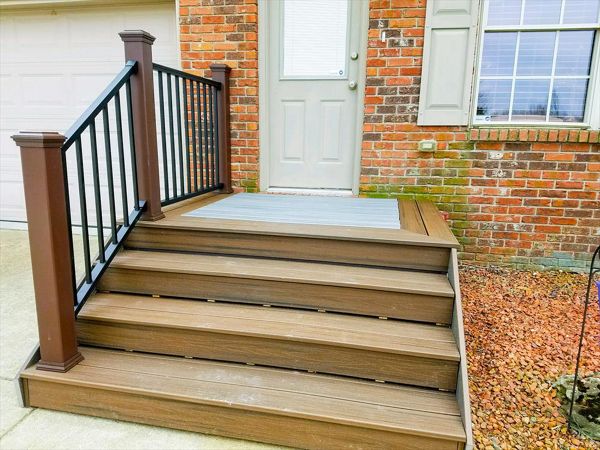 Trex Transcend Island Mist w/ Spiced Rum steps and border