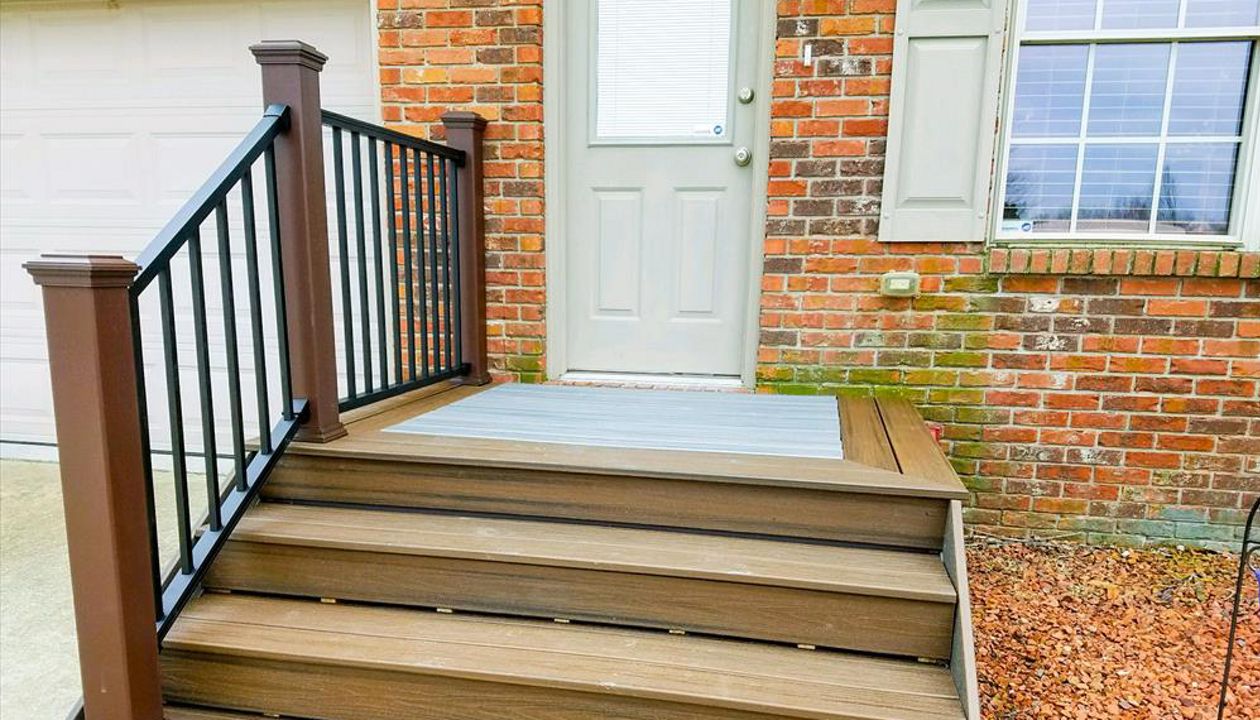 Trex Transcend Island Mist w/ Spiced Rum steps and border