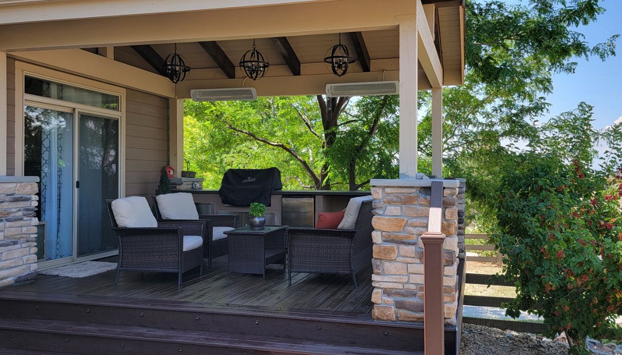 Transcends spiced rum -vintage lantern- kitchen-roof-rails-lights