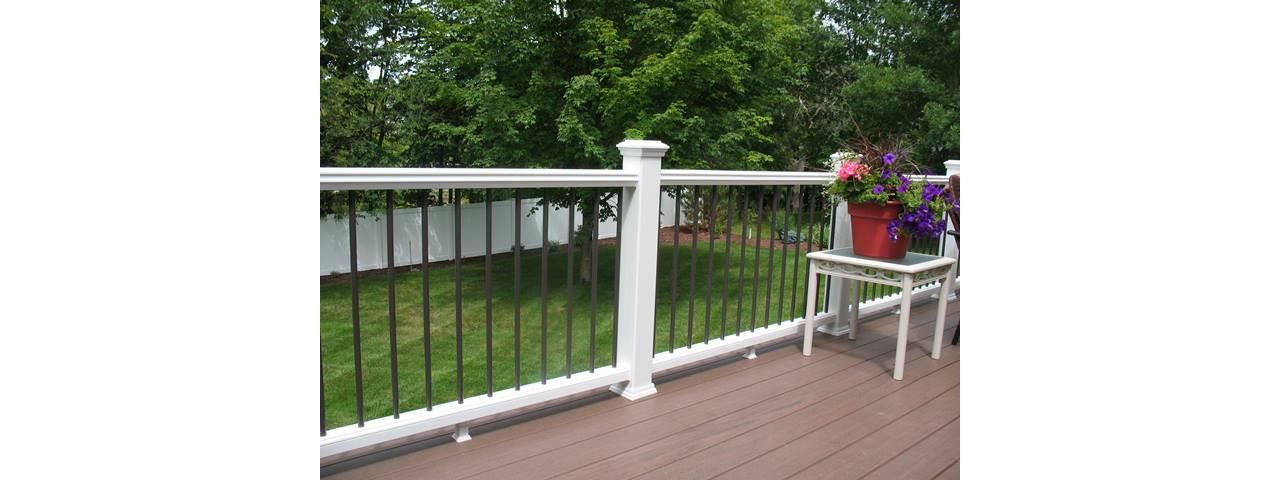 Trex White Railing with Aluminum Spindles Excelsior, MN
