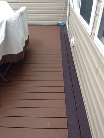 Trex Select Saddle picture framed with Woodland Brown