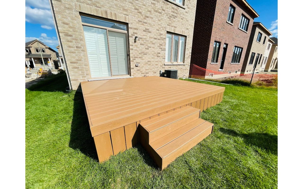 Deck, Stairs, and Trims: Trex Enhance Basics in Beach Dune. Contact Align Decking today for your custom composite decking needs. Servicing Durham Region, Kawartha Lakes, and the Barrie & Orillia areas.