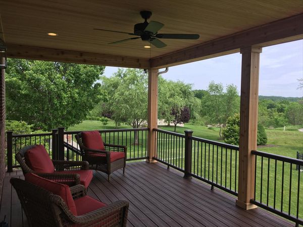 Trex Fire Pit with Covered Roof in Cedar