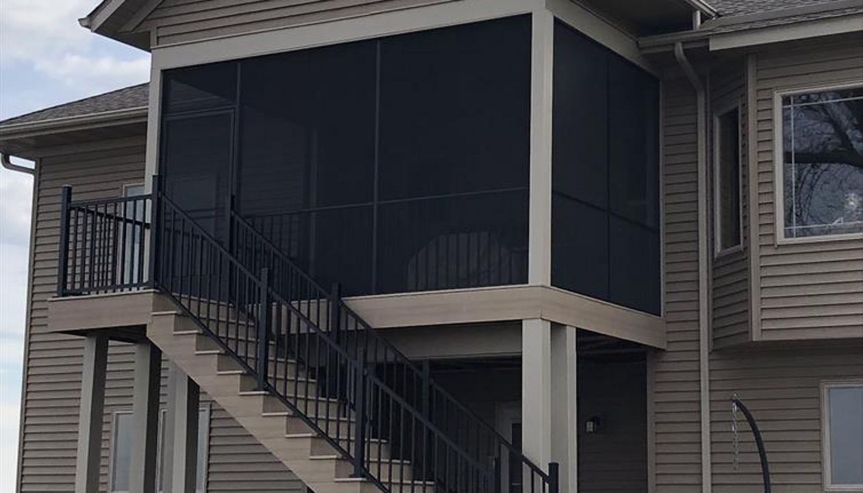 Trex Transcends Rope Swing Decking With Black Signature Aluminum Railings North Liberty Iowa