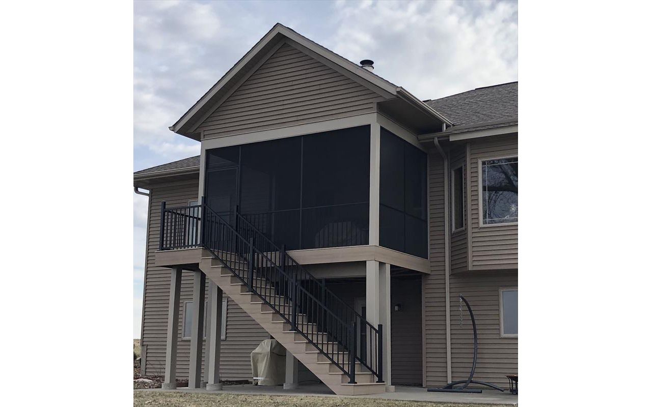 Trex Transcends Rope Swing Decking With Black Signature Aluminum Railings North Liberty Iowa