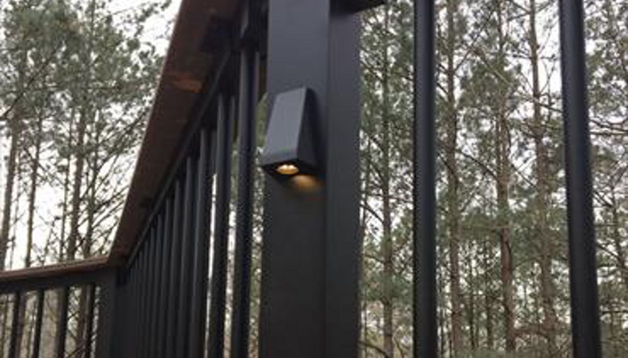 Trex Wedge Light with Signature Handrail w/cocktail top rail.