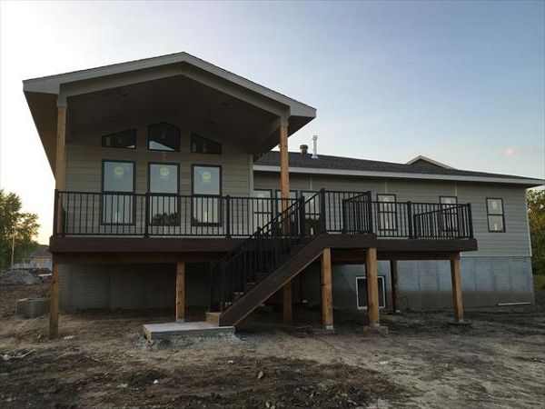 Trex Transcend and aluminum railing with a view, Omaha