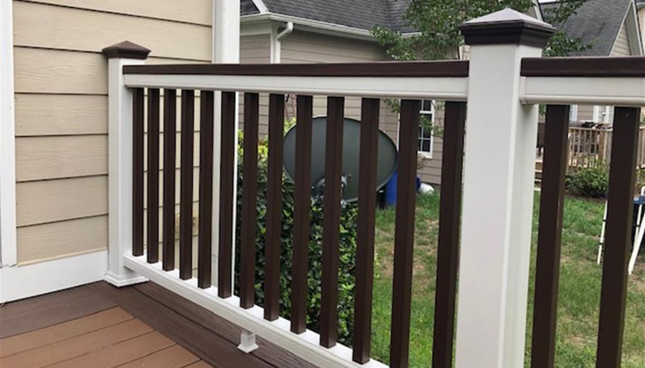 Trex Transcend White handrails with Lava Rock 2x4 cap provides a great look and a place to set your beverage.