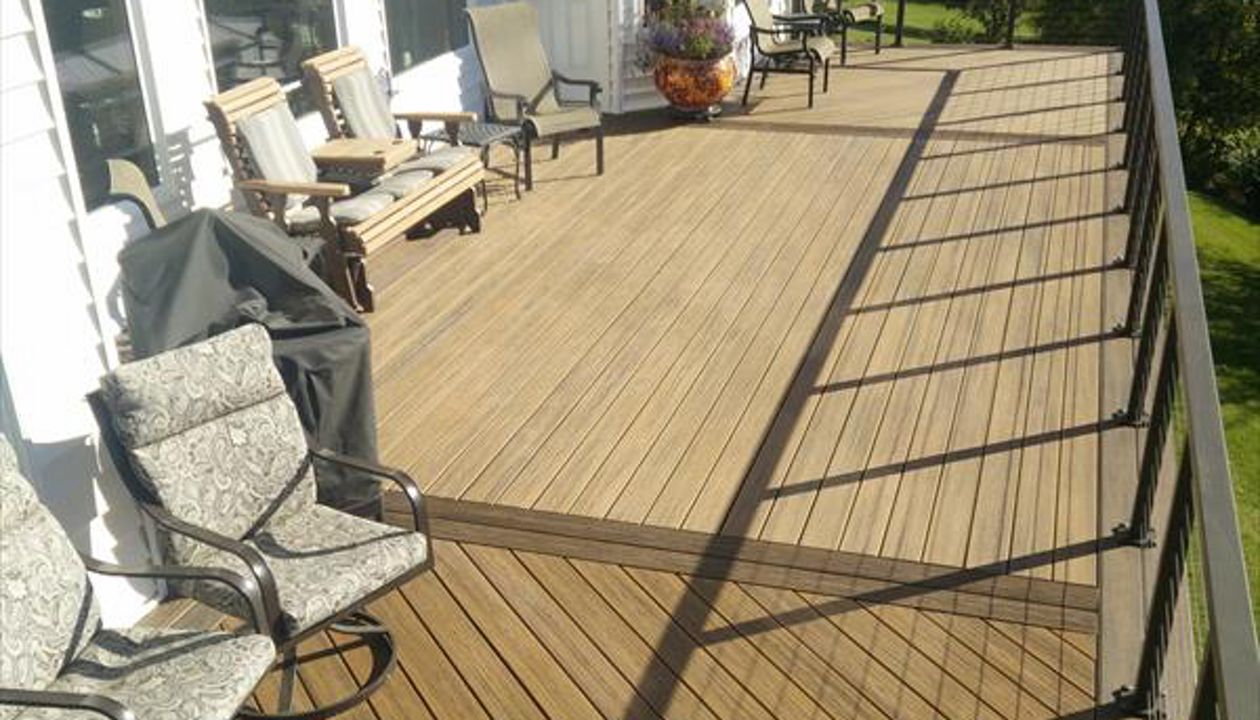 3 picture framed sections, outside squares run at a 45 degree angle while the middle section is parallel to home.