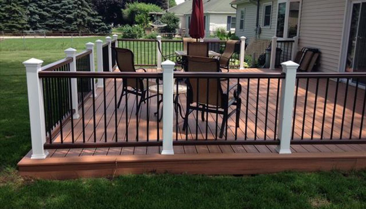Transcend rail with aluminum balusters
