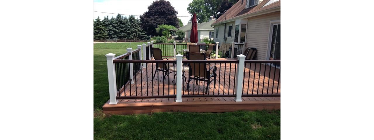 Transcend rail with aluminum balusters
