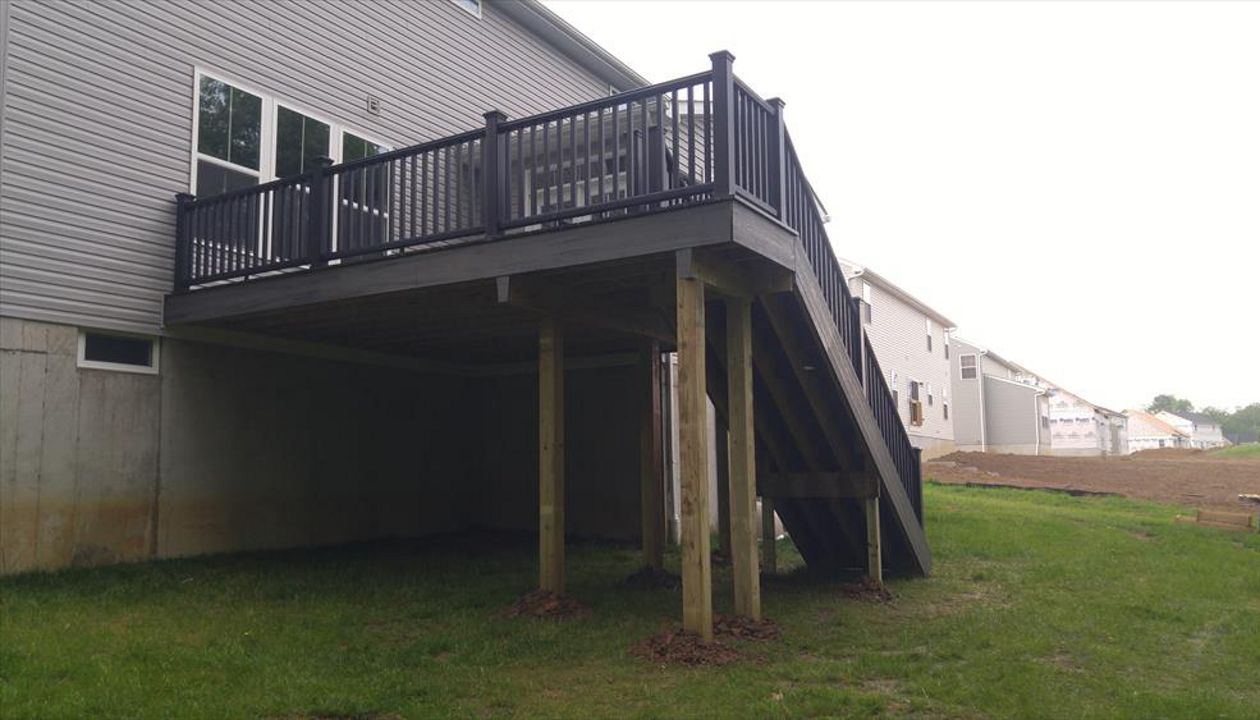 Trex Transcend Island Mist decking w/ Trex Transcend composite railing. Milford, OH
