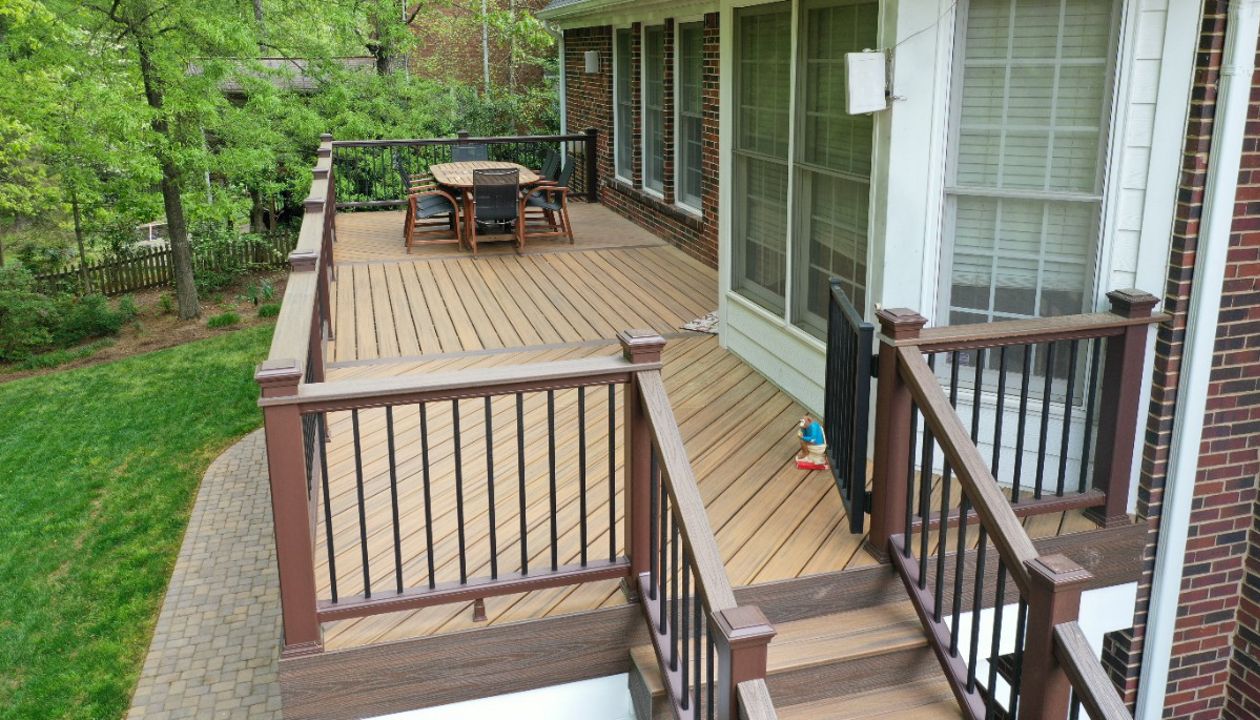 Havana Gold Deck with Transcends Railing and Gate