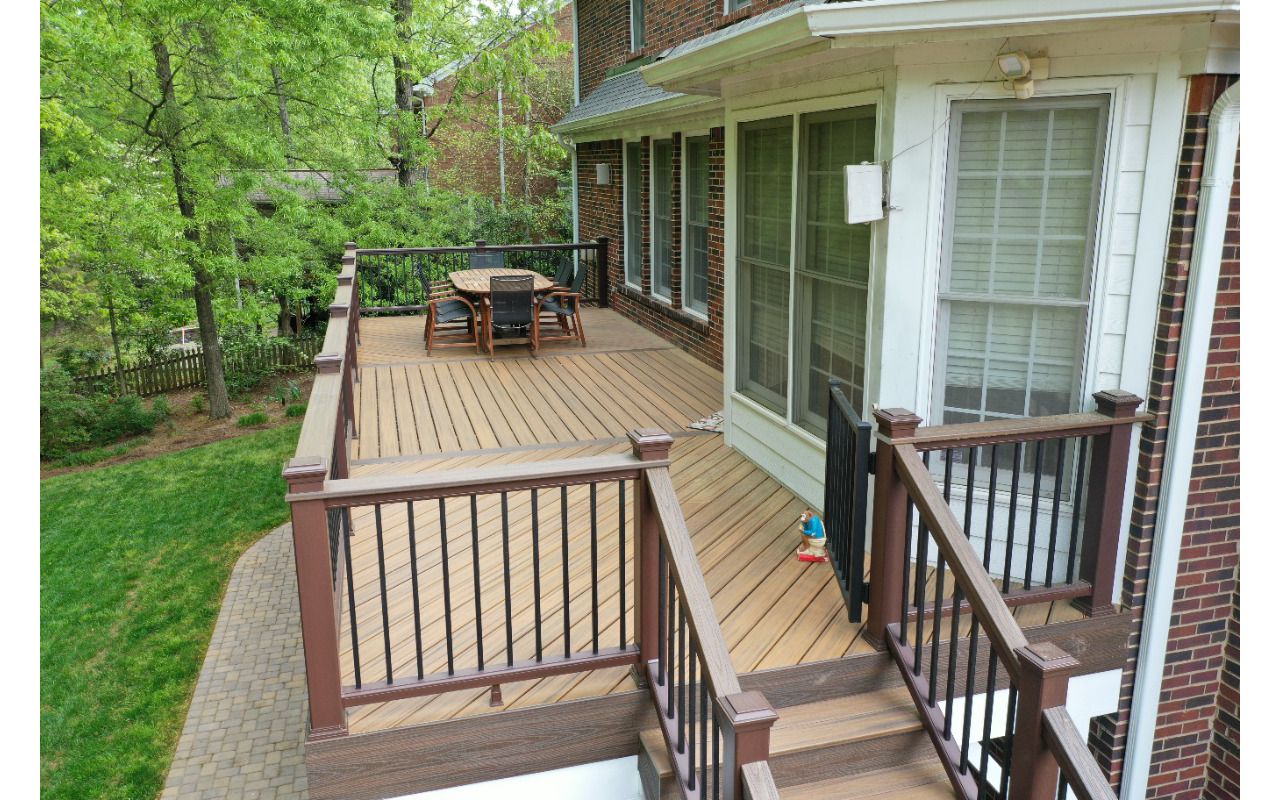 Havana Gold Deck with Transcends Railing and Gate