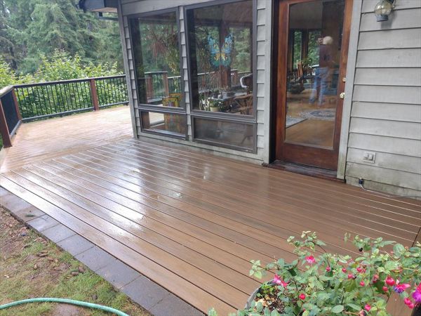 Trex Toasted Sand with Transcend Cocktail Railing