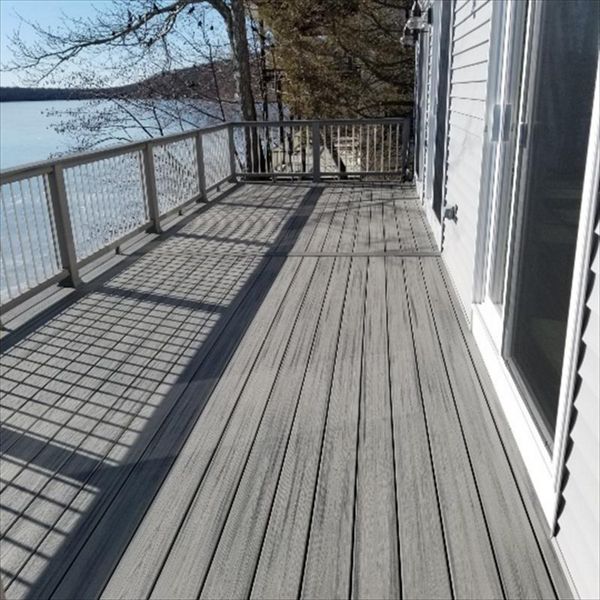 Trex Transcend Island Mist Decking, Hidden Fasteners, Cocktail Railing, Gravel Path Post Sleeve Covers, Top/Bottom Universal Rails & White Round Balusters