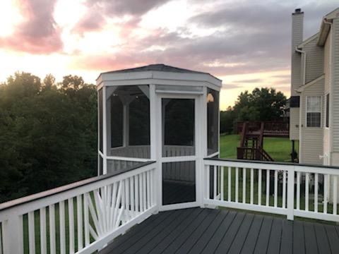 Trex Enhance Clam Shell Deck