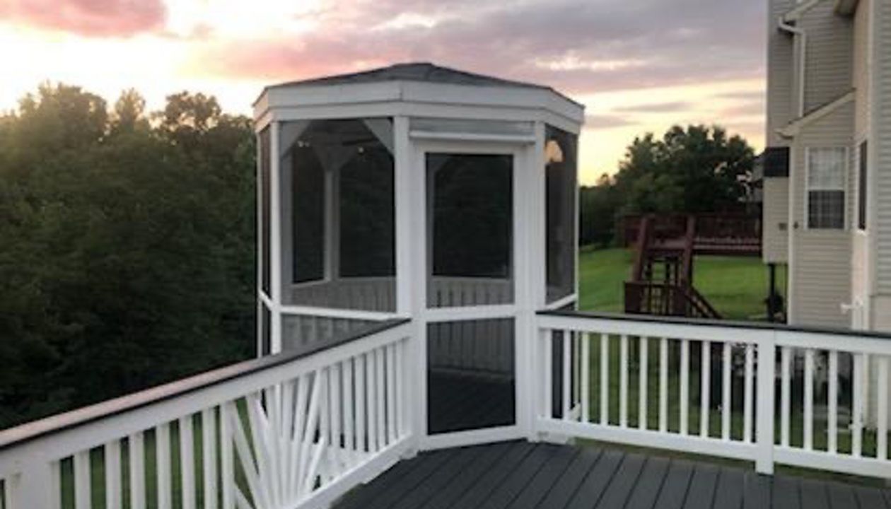 Trex Enhance Clam Shell Deck