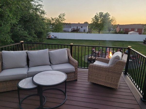 Enjoy the comfort and ambience with Trex Transcend decking, LED lighting with Trex Signature black aluminum railings