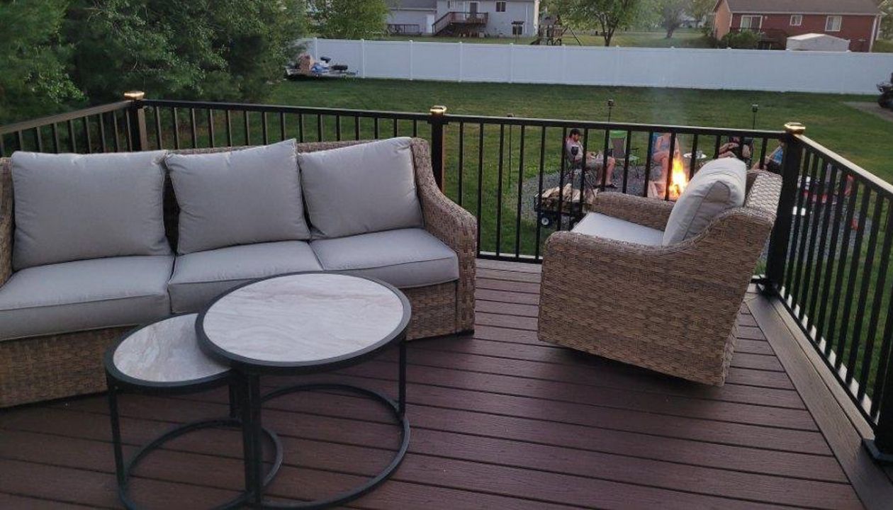 Enjoy the comfort and ambience with Trex Transcend decking, LED lighting with Trex Signature black aluminum railings