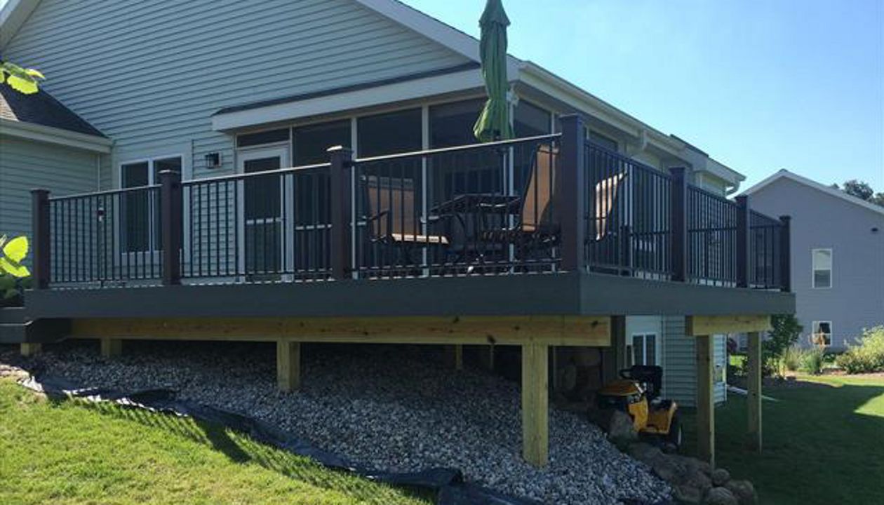 TREX ENHANCE DECKING