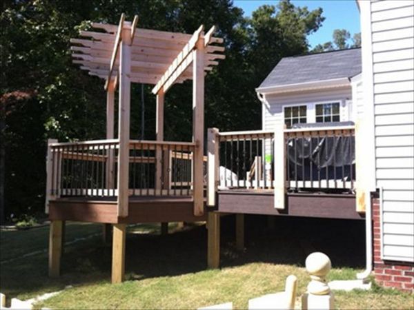 Trex Transcend Vintage Lantern border with Tree House border