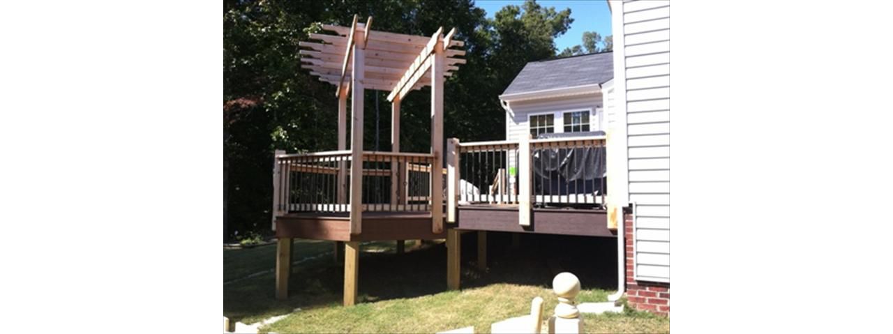 Trex Transcend Vintage Lantern border with Tree House border