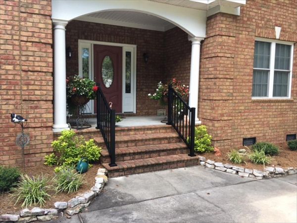 Trex Signature Black handrails are a welcoming & safe way to come home.