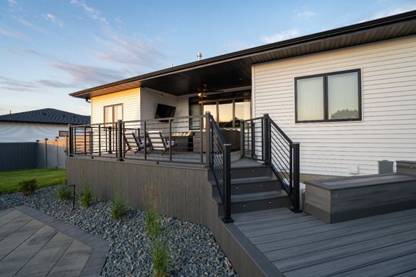 Trex Transcend Island Mist decking with Clam Shell border and fascia