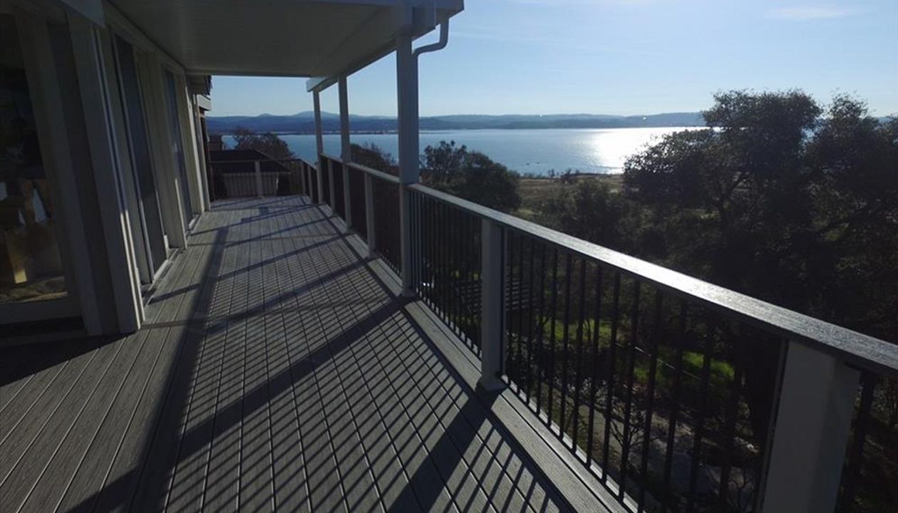 Custom three level Trex Island Mist deck with Transcend Railing
