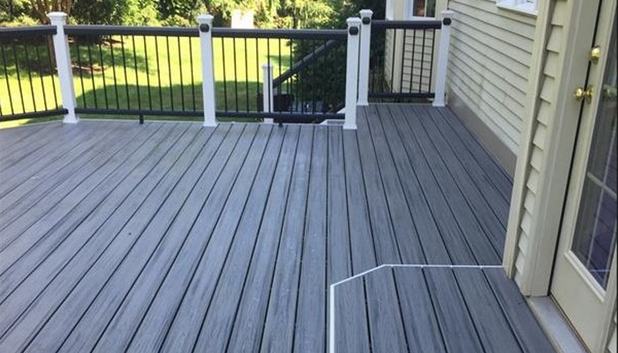 Trex Transcend Island Mist Deck with Trex Universal Hideaway Fasteners