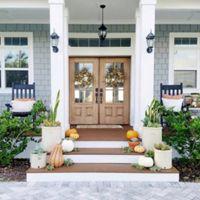 sel-jessica-davis-016-sd-front-porch-halloween-pumpkins-stairs.jpg