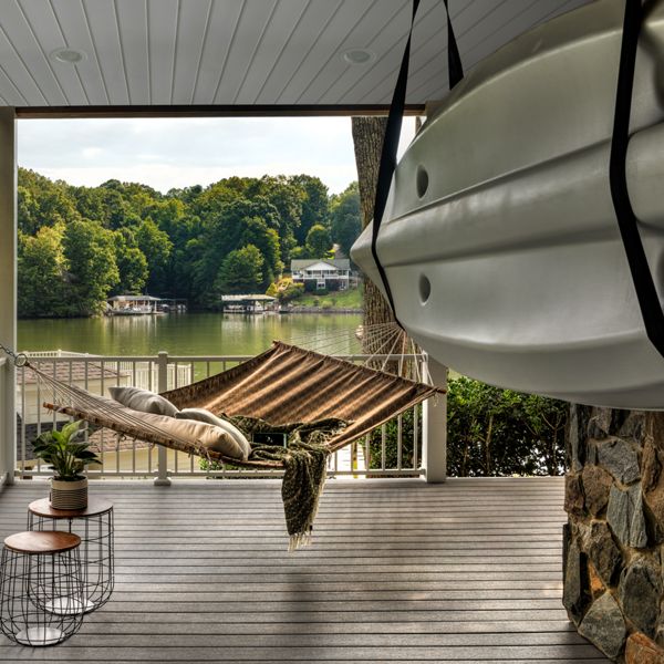 Transcend Rainier decking with Classic White railing