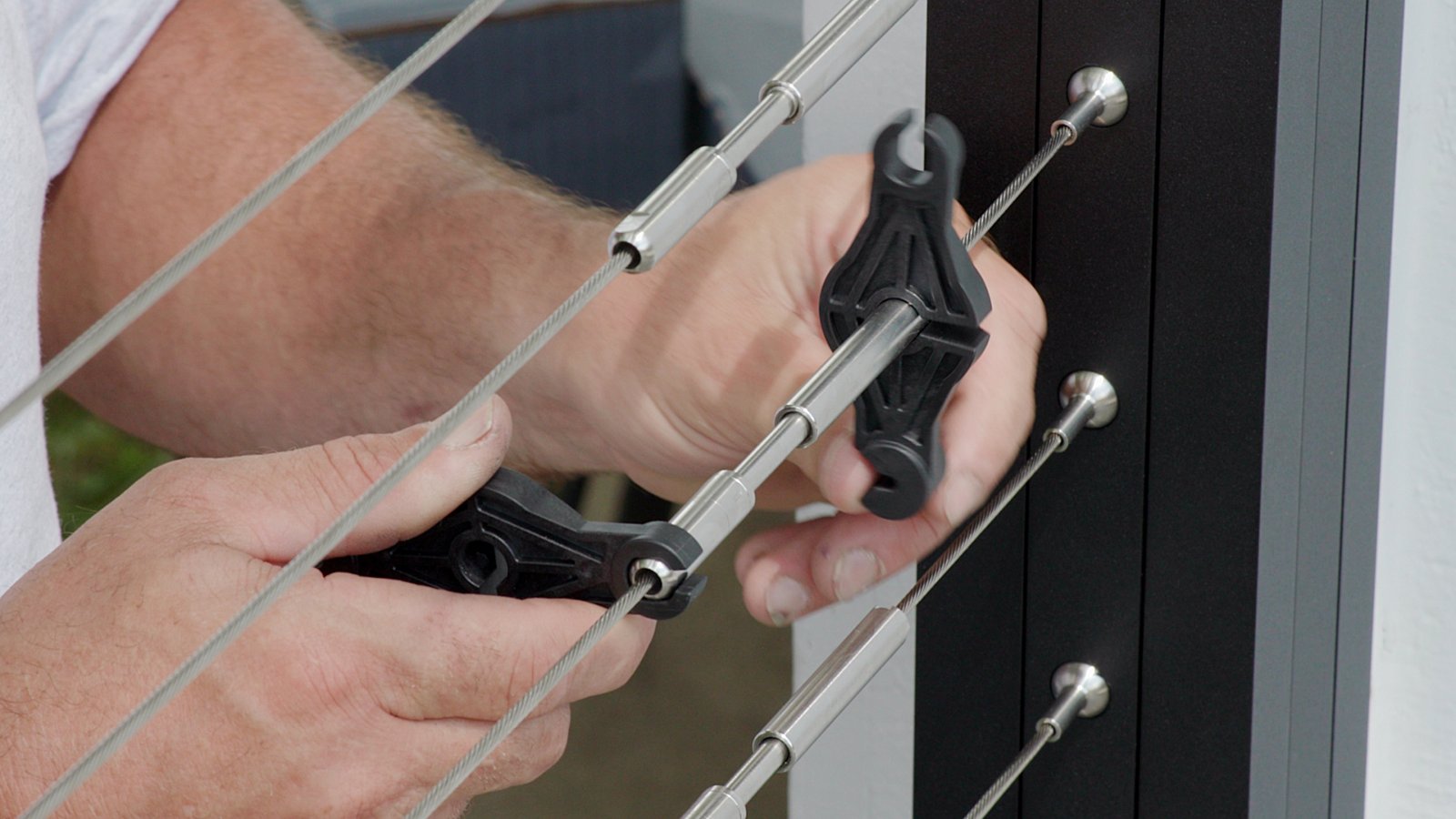 twisting signature x series cable with wrench