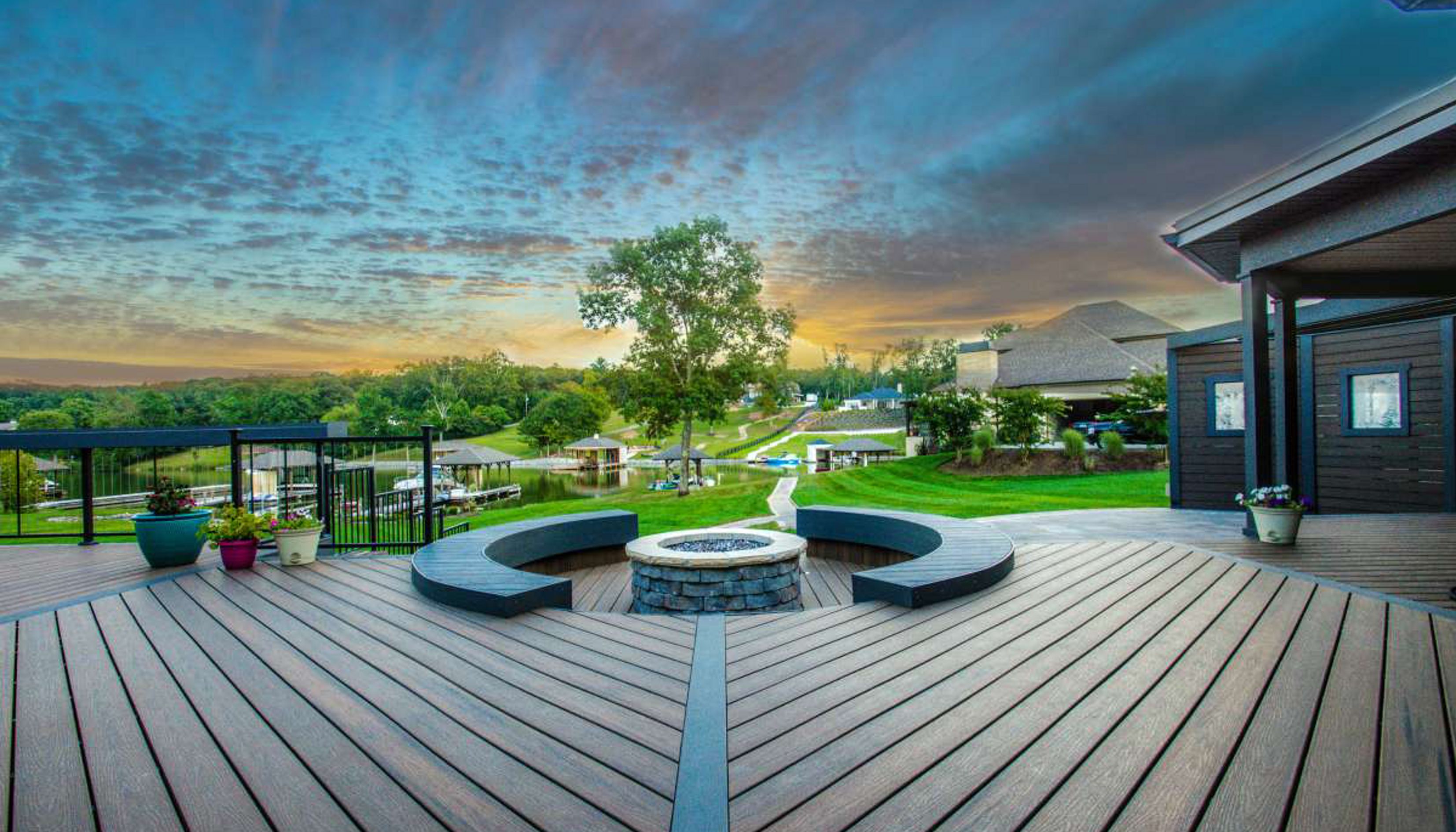 25 Deck Design Ideas to Upgrade Your Backyard | Trex, image size:3308x1890