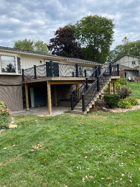 Honey Grove with Signature rail