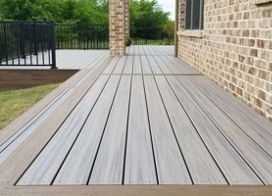 Trex Enhance® Decking in Rocky Harbor and Toasted Sand