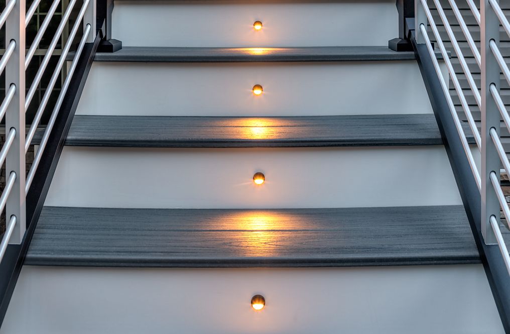 Low Voltage Outdoor Deck Steps Landscape Lighting Ideas Pictures - LT Tech